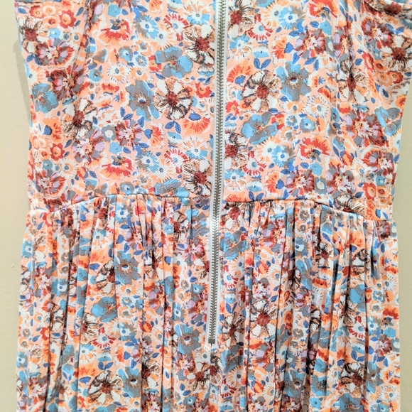 Socialite Floral High Neck Sleeveless Lace… - Picture 8 of 12